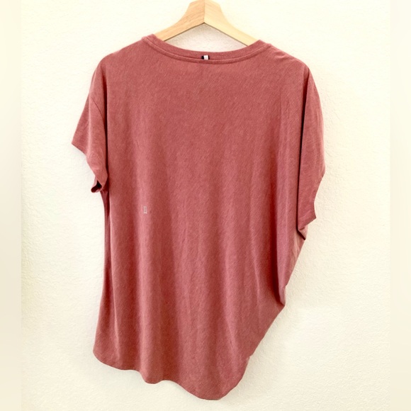 Kit and Ace Asymmetrical Wave Tee - Picture 3 of 11